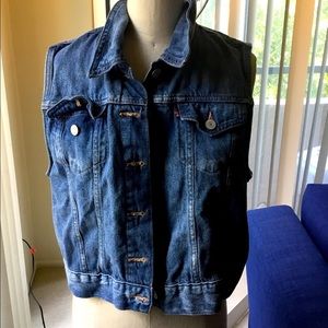 Levi’s denim vest
